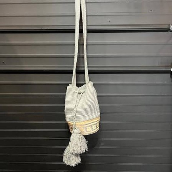 Woven Bucket Shoulder Bag Boho Drawstring Tassel Purse Festival Beach Small - Picture 1 of 3